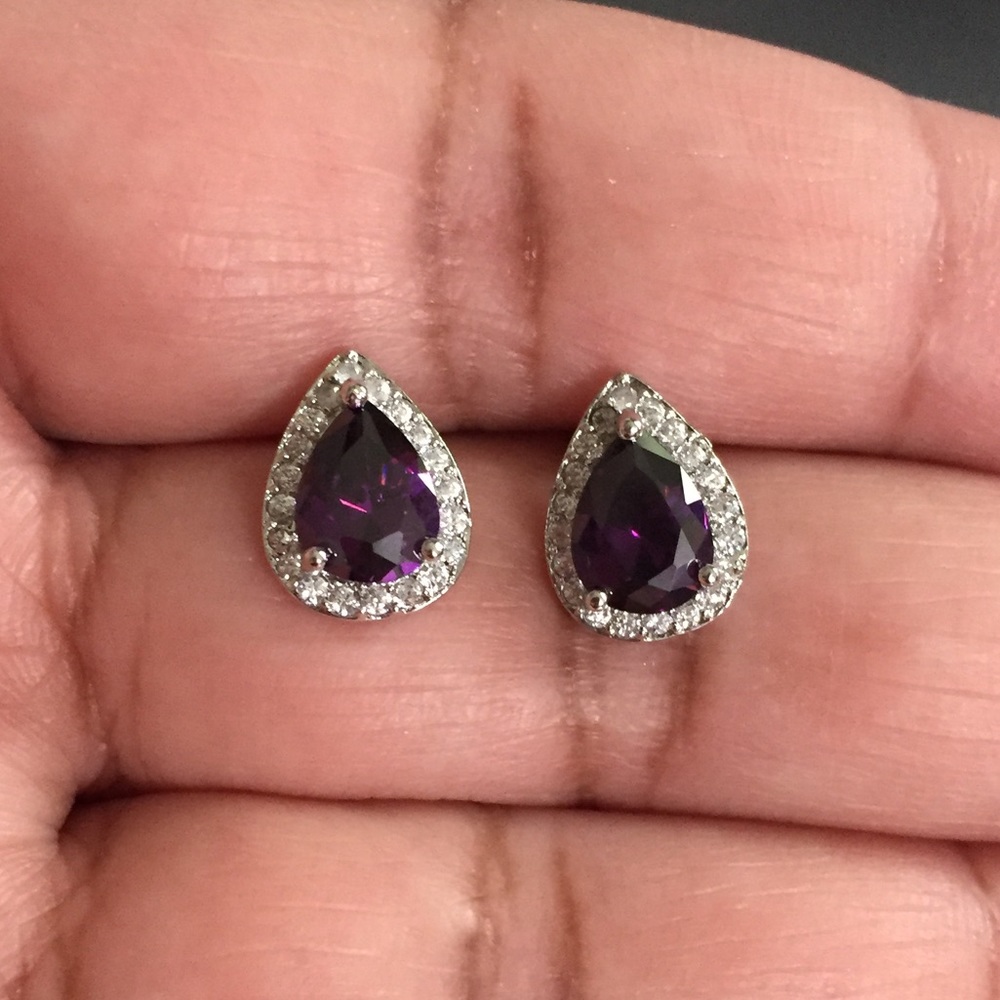 Earring studs